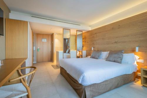 1 queen bed