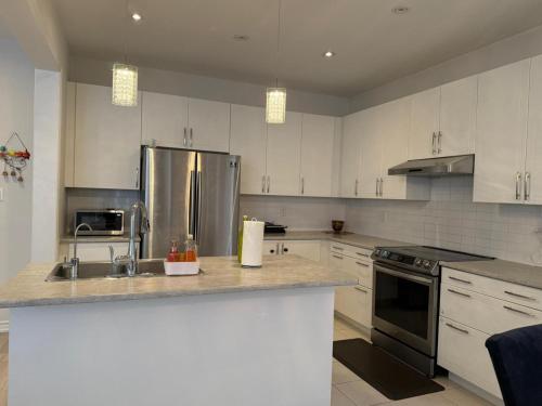 Charming Short-Term Stay Near Downtown Fergus & Elora Mill in Centre Wellington (ON)
