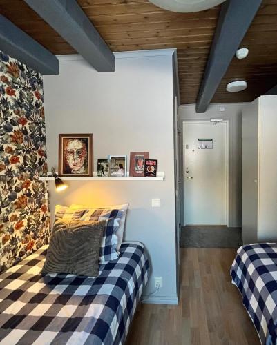 2 twin beds