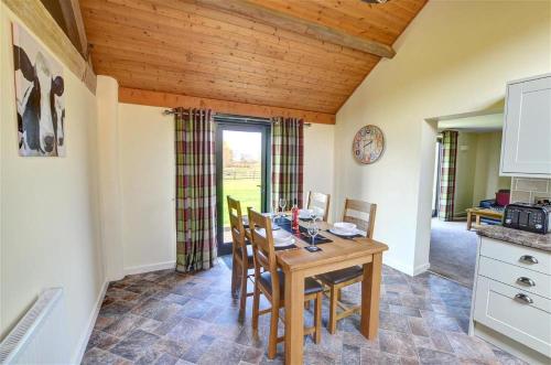 Iekārtas, 2 Bed in Llandinam oc-waa377 in Landinama