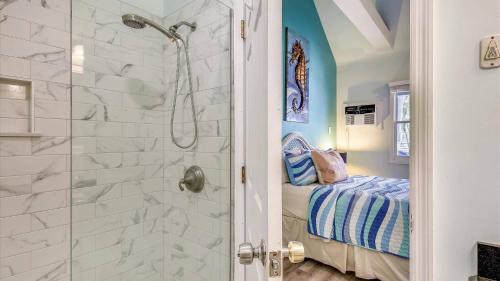 Ibis by AvantStay Close to Duval Street w Shared Pool Month Long Stays Only in Key West, USA