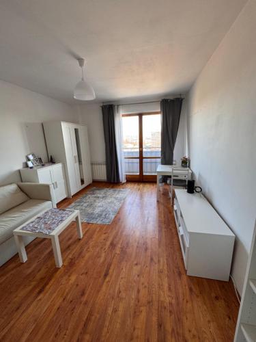 Wola Oasis - Cosy Apartment Near Metro Station, Warszawa