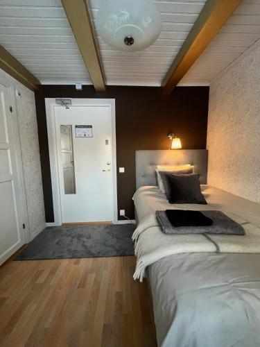 1 twin bed