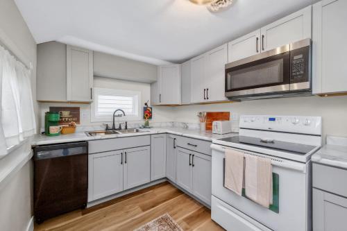 Prime Ames Location 2BR 1BA Near ISU - image 7