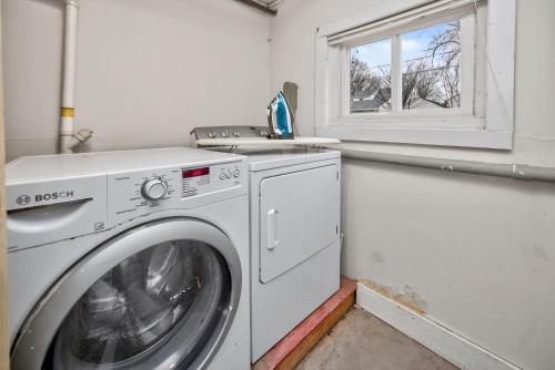 Prime Ames Location 2BR 1BA Near ISU - image 4