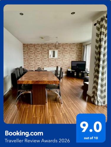 2 bedroom City-Centre apartment with Free parking – khách sạn tại Blackstaff Stop