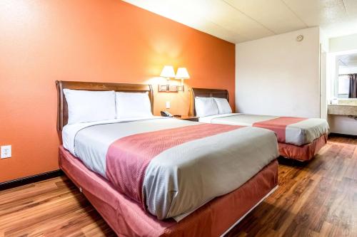 2 double beds