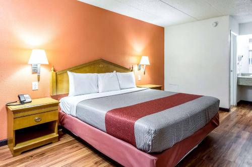 Motel 6-Grove City, OH Ideally located in the prime touristic area of Marlane, Motel 6 Grove City promises a relaxing and wonderful visit. The hotel offers a high standard of service and amenities to suit the individual nee