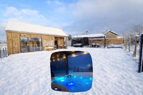 Chalet charme et bien-être Jacuzzi et nature près de Durbuy (Chalet charme et bien-etre Jacuzzi et nature pres de Durbuy) in Villers-Sent-Ģetrtūde