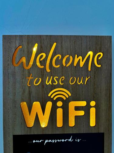 Stylish 2 Bedroom Apartment in Liverpool - Gateacre Village - Free Parking in Halewood