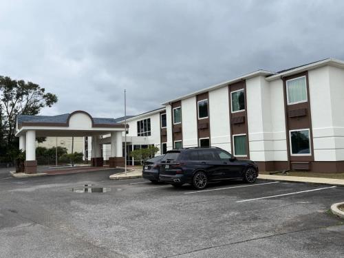 A szálláshely kívülről, Regency Inn & Suites in Milton (Florida)