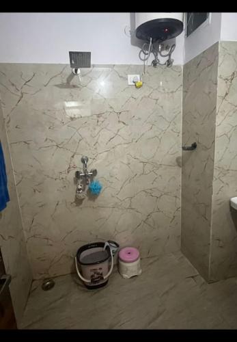 3Bhk luxurious l spacious l Vaishali Nagar l WiFi - image 3