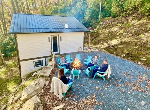 Creekside Guest House Mountains And Relax to the soothing sound of the creek in 米斯河(NC)