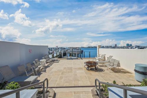 Coastal Ease at Lighthouse on the Bay 2111 in Caswell