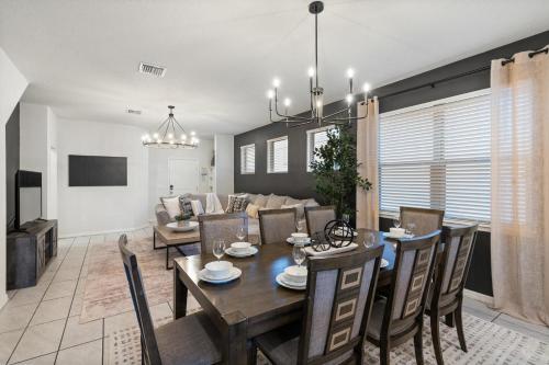 5448 Misty Oak in Davenport, USA