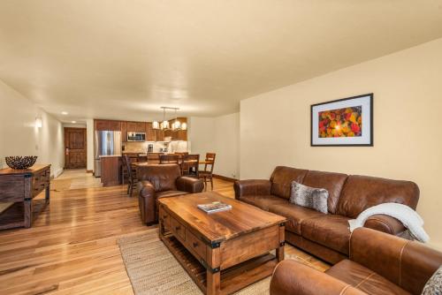 700 Monarch Unit 205 - image 3