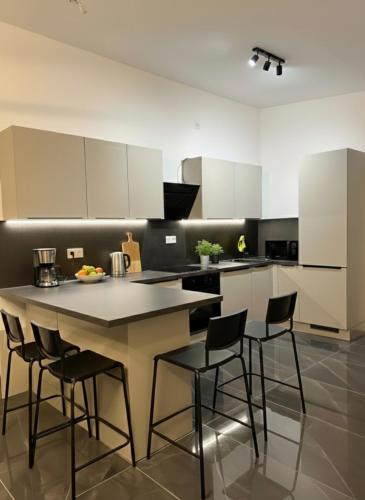 Cozy Apartment with Excellent Transport Links to Old Town, Main Station and Trade Fair