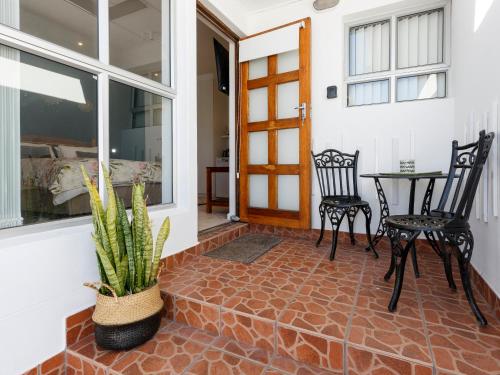Sugarbird Guesthouse Langebaan in Country Club