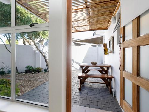 Sugarbird Guesthouse Langebaan in Country Club