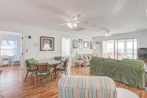 HB80 Eberwein Retreat in Holden Beach (NC)
