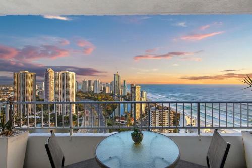 2 bedrooms, 4 beds