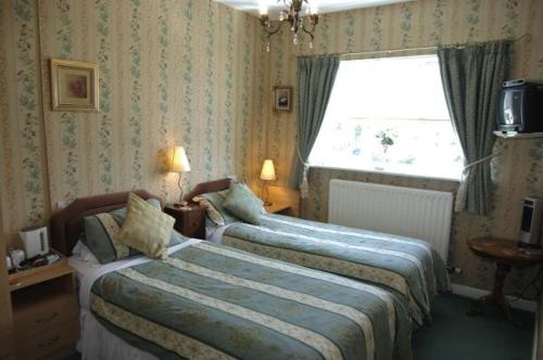 Moonraker House - image 4
