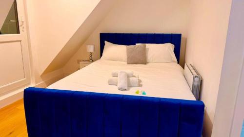 3A Golders Green London 4