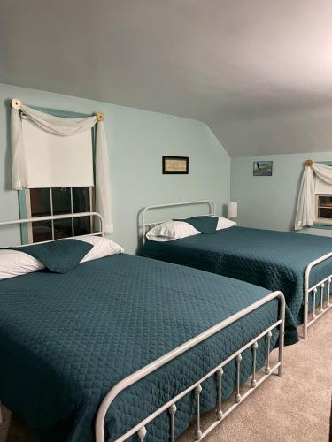 Cozy Apartment w Garage in Salem (OH)