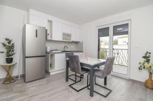 Oprema, Apartments Castel L in Kaštel Lukšič