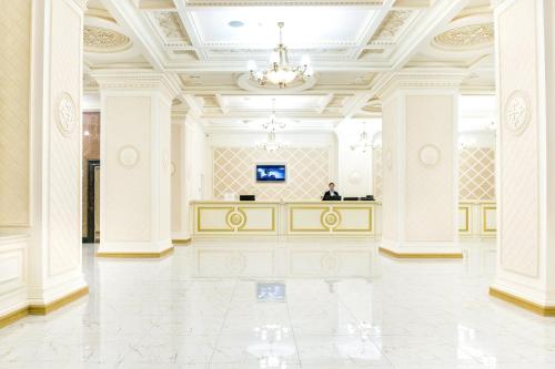 Empfangshalle, Shymkent Grand Hotel in Shymkent
