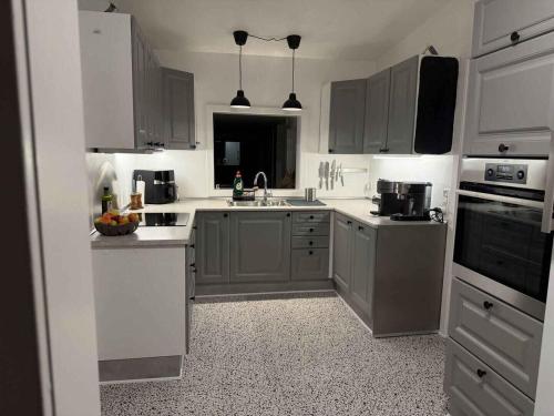 บริการและสิ่งอำนวยความสะดวก, Family-Friendly Cottage Near Forest And Castle in ฮิลเลอรอด