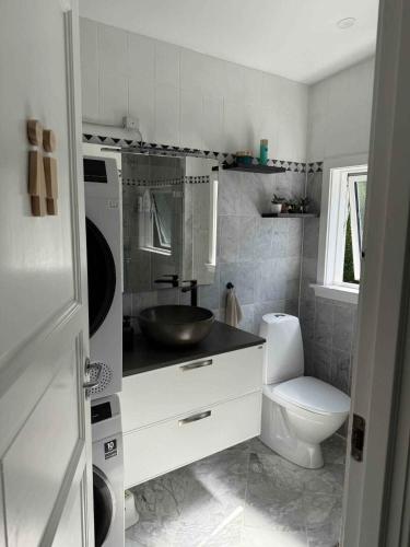 บริการและสิ่งอำนวยความสะดวก, Family-Friendly Cottage Near Forest And Castle in ฮิลเลอรอด