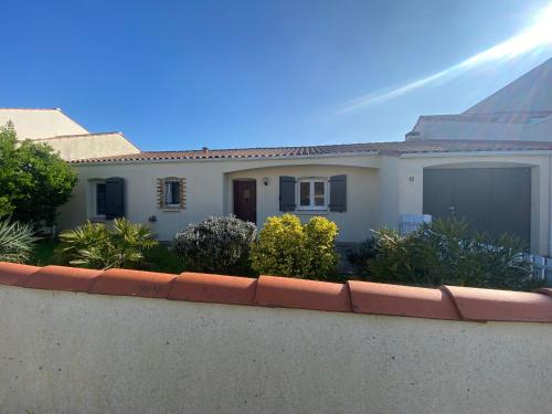 Maison bord de mer, plage à pied, WIFI, parking, animaux acceptés - FR-1-22-261