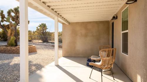 Chuckwalla by AvantStay Joshua Tree Haven w Hot Tub Modern Interior in Yucca Valley, USA