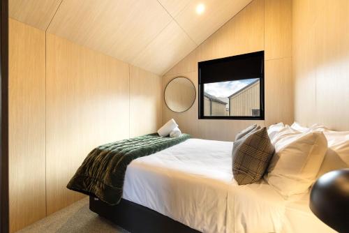 Kauri Villa Queenstown - with parking - image 4