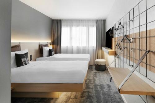 2 twin beds