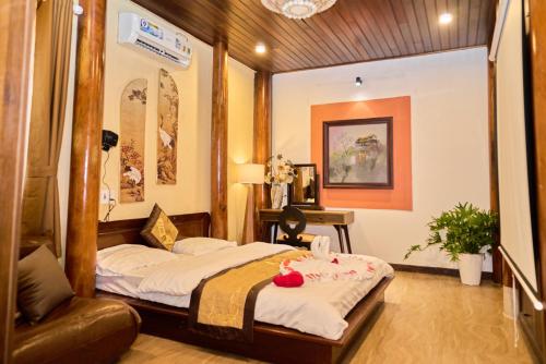 room detail thumbnail 2