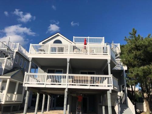 Viesnīcas āriene, Oceanside Beach Badges Wifi Ocean Views From The Decks! 5Th From The Beach Surf City 14016 in Ship Bottom (NJ)