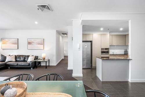 Barrack Street City Pad 2BR 2 BTH - Tap to explore photos