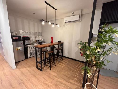 Mini Urban Guest House in บันดาร์เสรีเบกาวัน