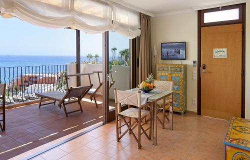 Apartment with Sea View image 8