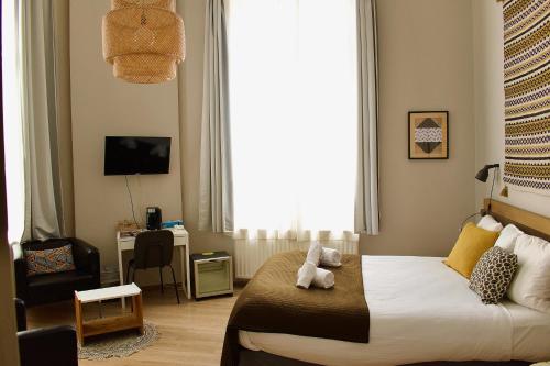 room detail thumbnail 1