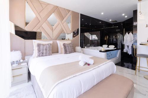 California Romantic Suite with Balneo