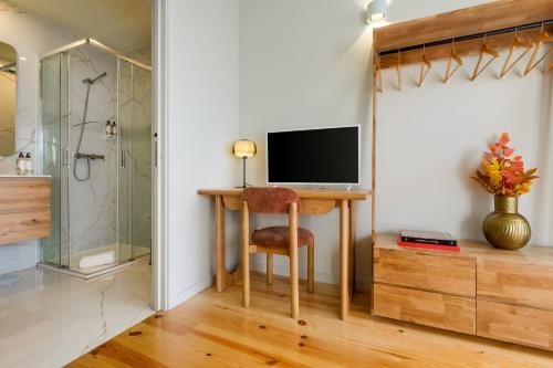 Luxury Style 5 with AC Downtown Porto near Metro - image 2
