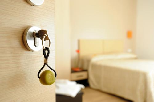 Honey Rooms - image 8