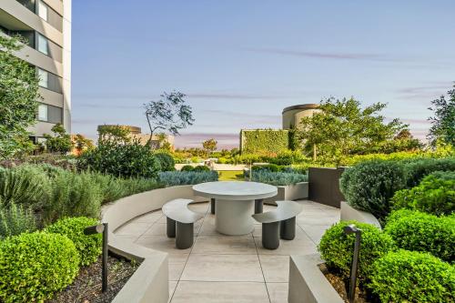 Fitness center, Entire Luxury Apartment City Views in South Melbourne