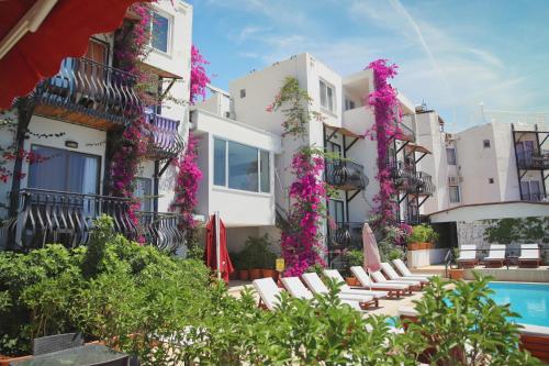 Exterior view, Hotel Gumbet in Gumbet