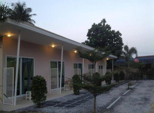 Baan Chan Suan near Midwinter Green Restaurant