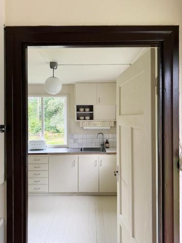 Swedish Country House Near the Ocean in 스뱅스타