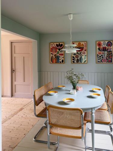 Swedish Country House Near the Ocean in 스뱅스타